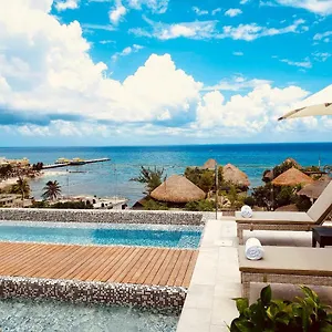 https://singular-joy-downtown-hotel-residences.quintano-roohotels.com