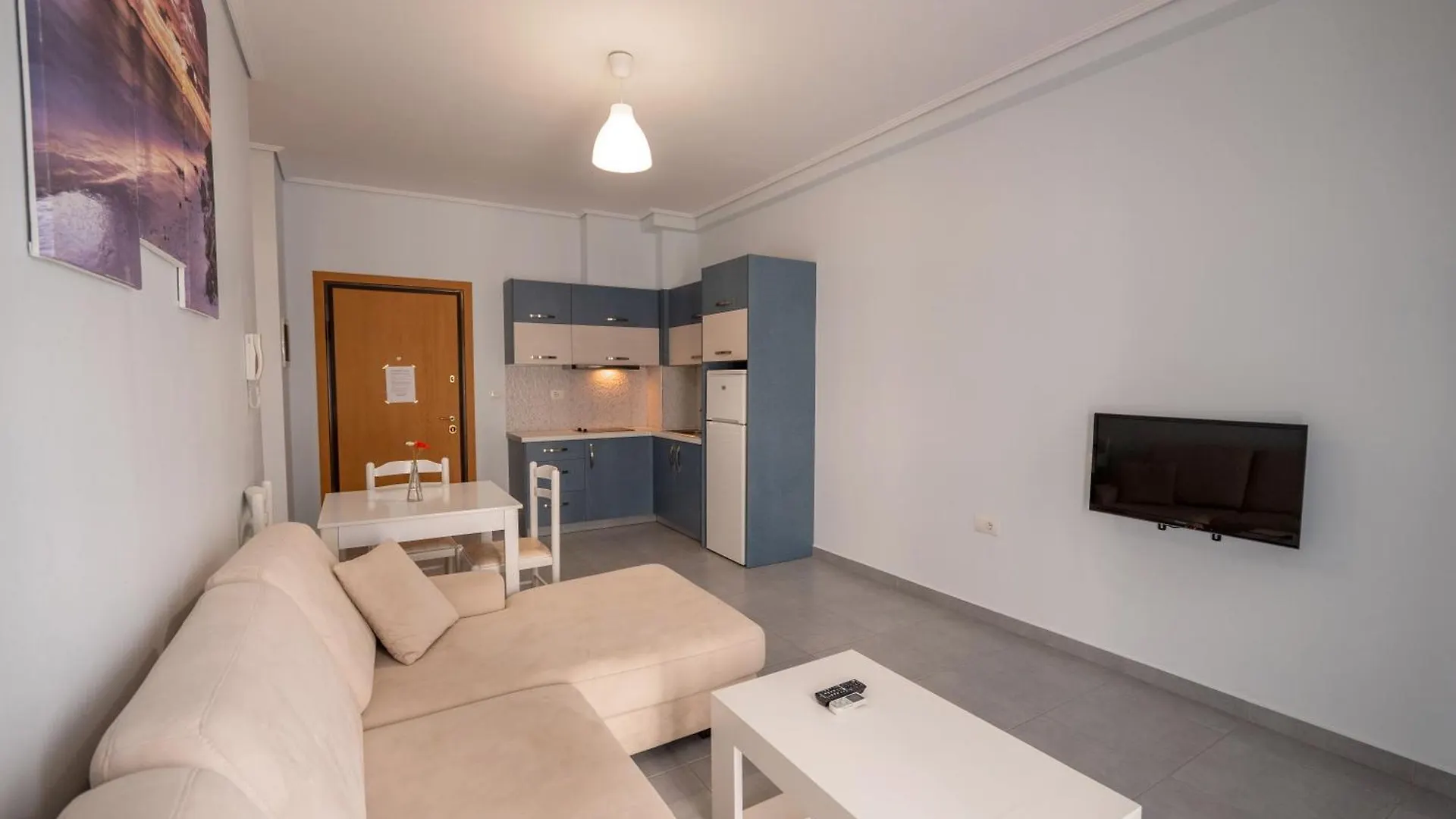Franklin Rooms Sarande 0*,