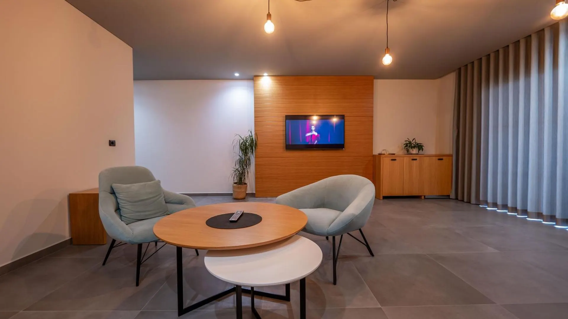 Franklin Rooms Sarande Aparthotel