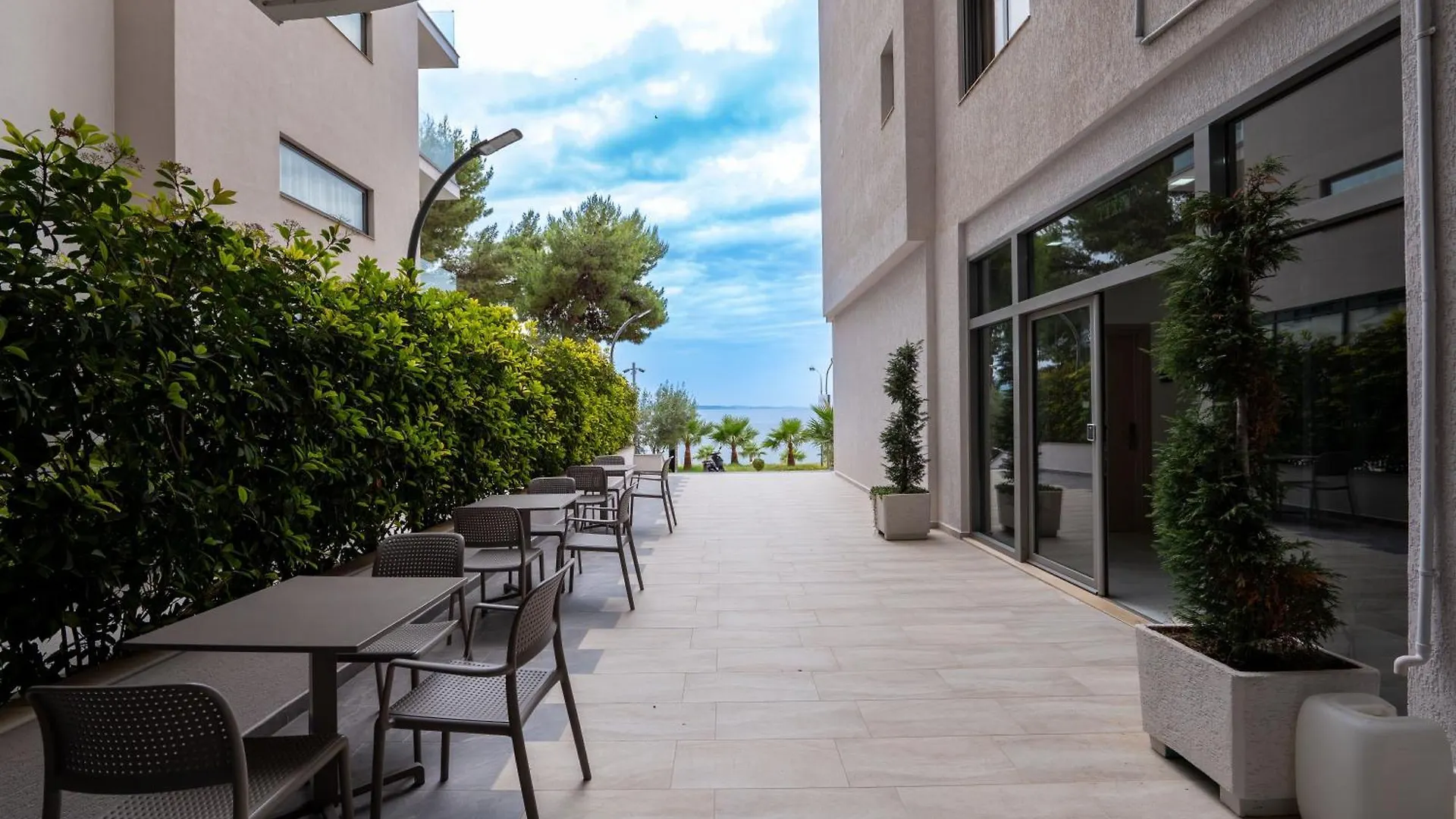 Franklin Rooms Sarande Aparthotel